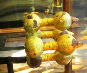 looted artefacts.